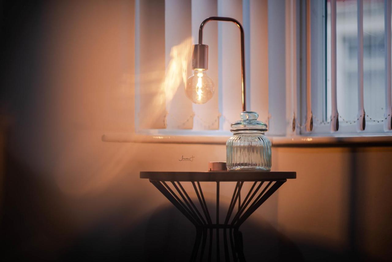 Harrow Road Sleeps 6- Infinity *